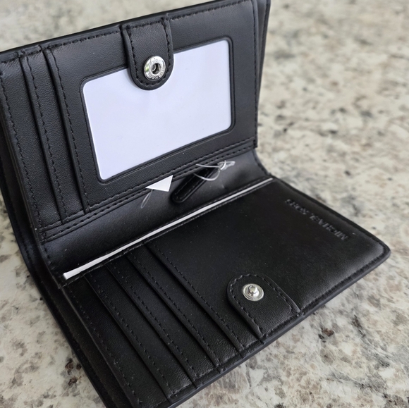 Michael Kors Jet Set Logo Medium Black Wallet - Picture 3 of 6